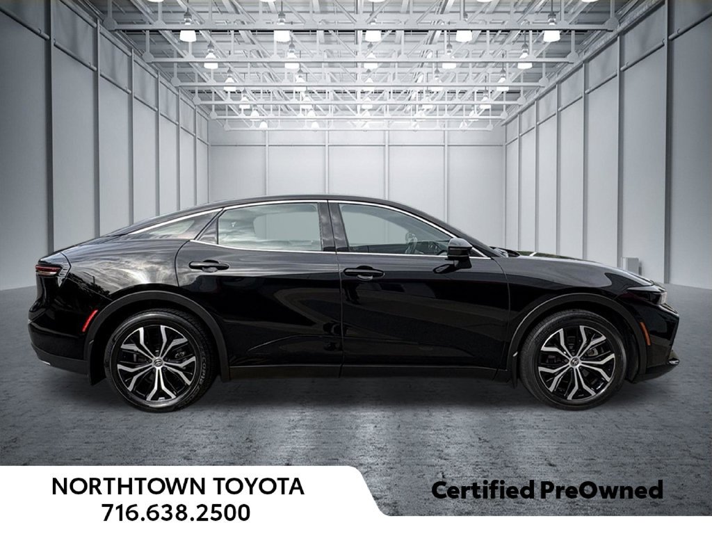 Used 2023 Toyota Crown AWD/4WD image 3