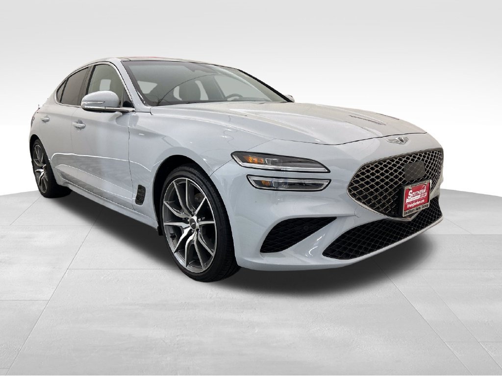 Used 2022 Genesis G70 2.0T w/ Prestige Package AWD/4WD image 8