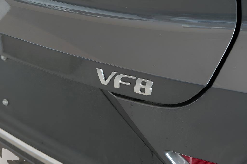 New 2025 VinFast VF 8 Eco image 38