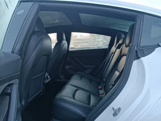 Used 2020 Tesla Model 3 image 18