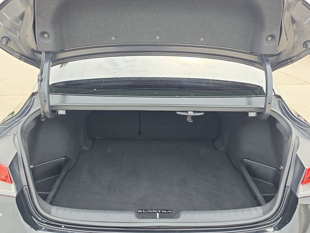 Used 2024 Hyundai Elantra Limited FWD image 7