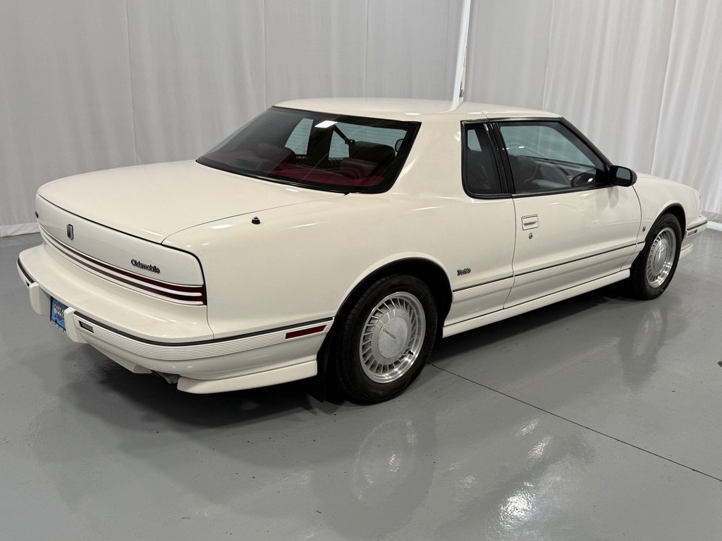 Used 1990 Oldsmobile Toronado Trofeo image 5