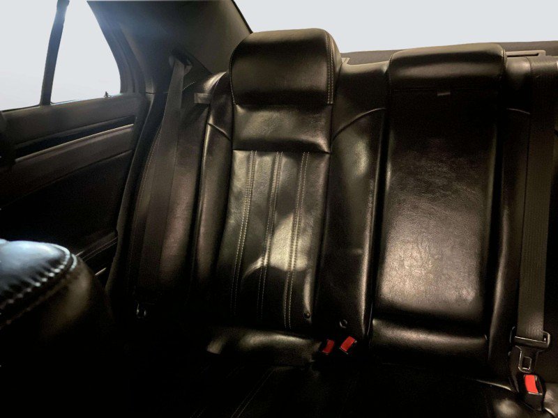 Used 2019 Chrysler 300 S RWD image 21