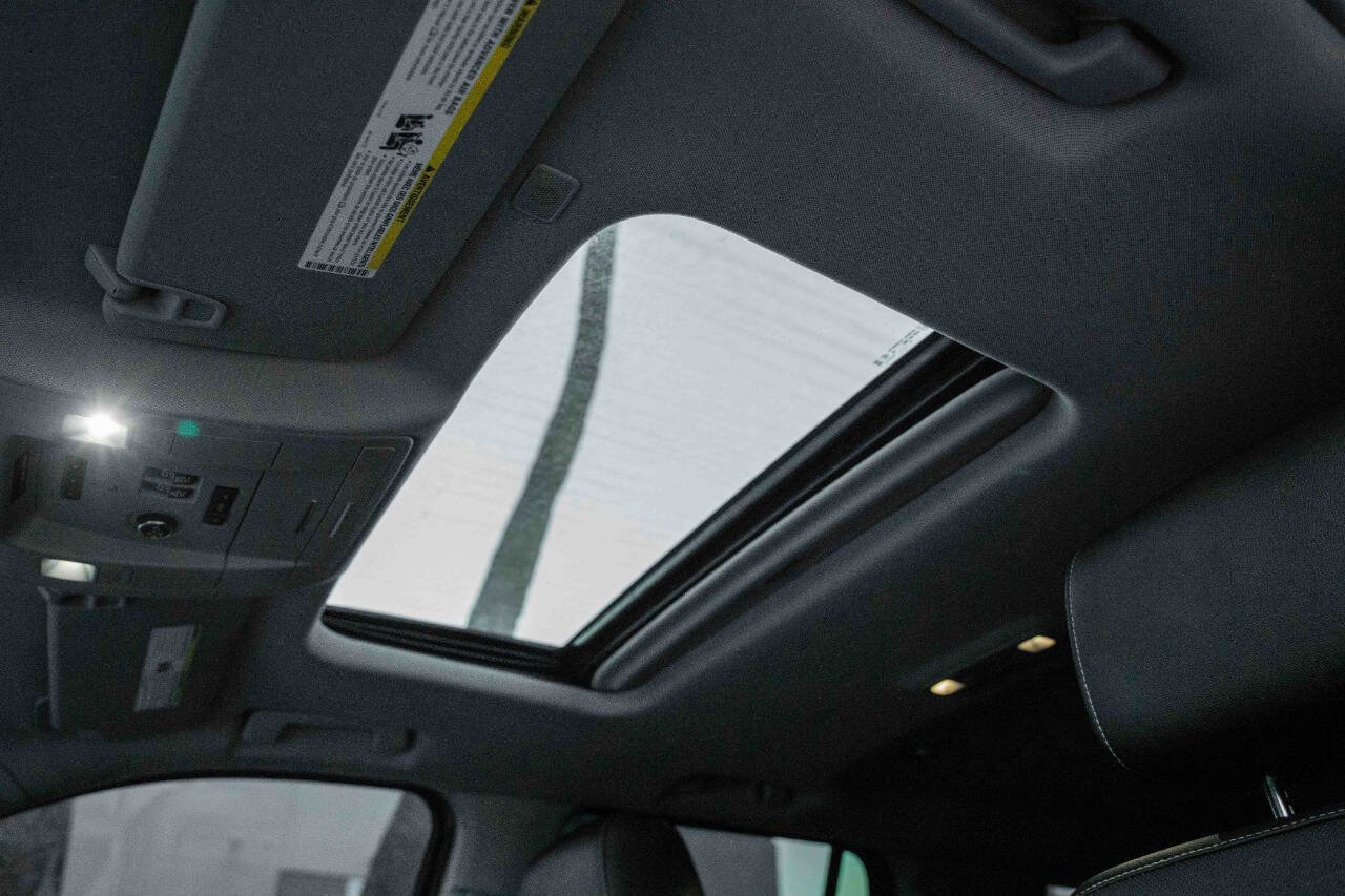Used 2019 GMC Yukon SLT image 15