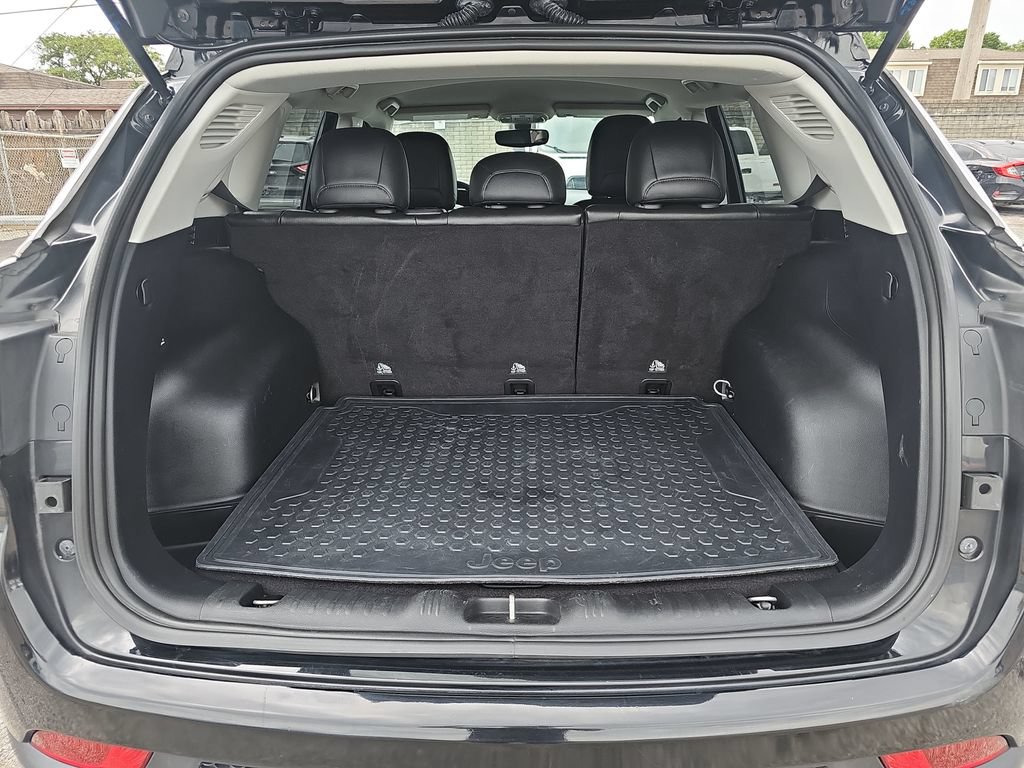 Used 2019 Jeep Compass Limited FWD image 12