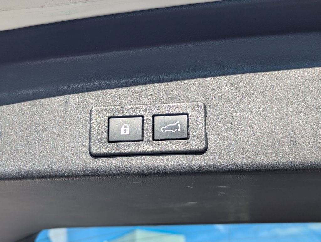 Used 2024 Subaru Ascent Touring w/ Popular Package #2 image 32