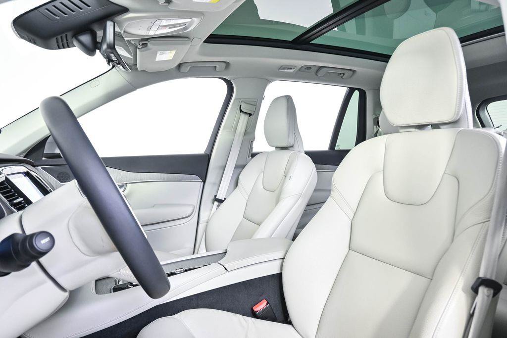 Certified 2025 Volvo XC90 T8 Plus w/ Protection Package Premier AWD/4WD image 7