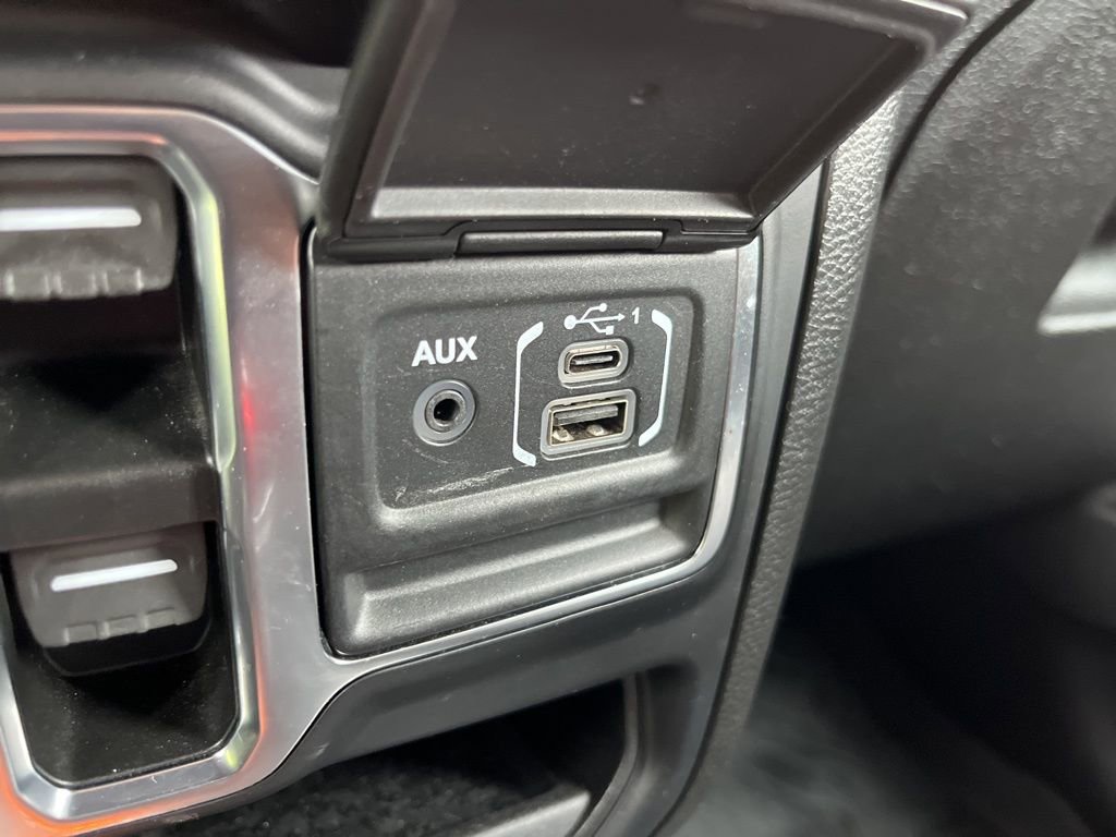 Used 2022 Jeep Wrangler Unlimited Rubicon w/ Cold Weather Group image 35