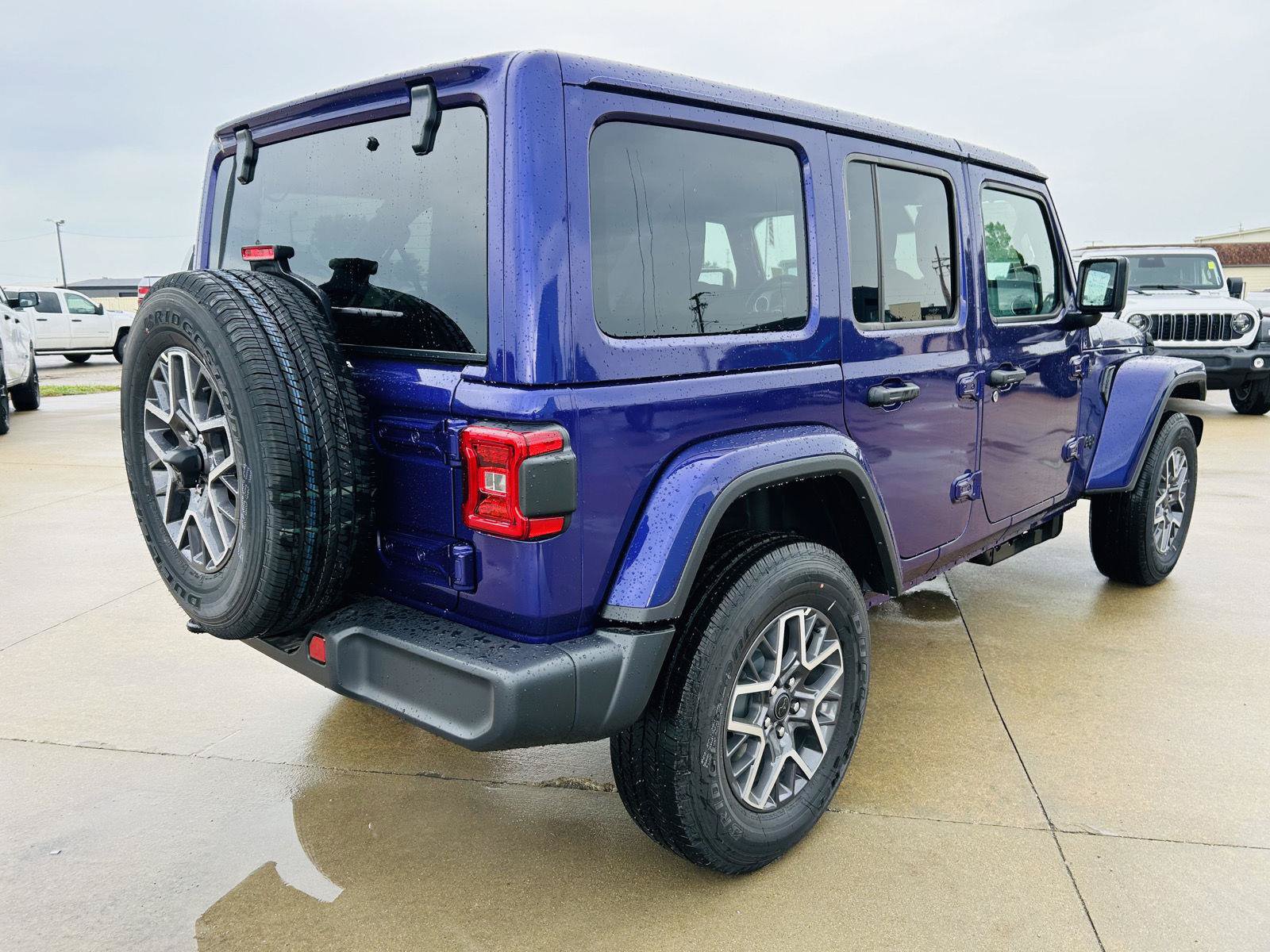 New 2026 Jeep Wrangler Unlimited Sahara w/ Technology Group AWD/4WD image 38
