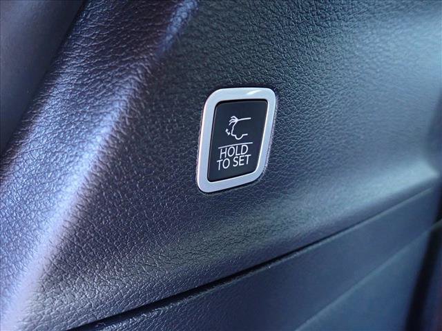 New 2027 Chrysler Pacifica Select AWD/4WD image 9