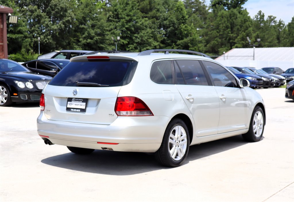 Used 2011 Volkswagen Jetta TDI FWD image 7
