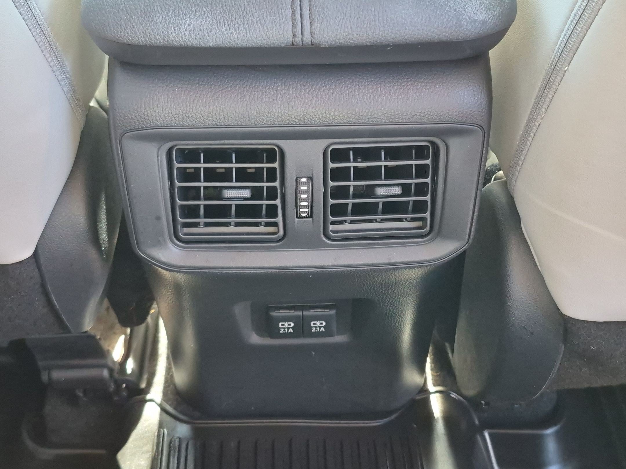 Used 2020 Toyota RAV4 Limited AWD/4WD image 28