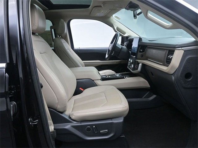 Used 2024 Ford Expedition Limited image 30