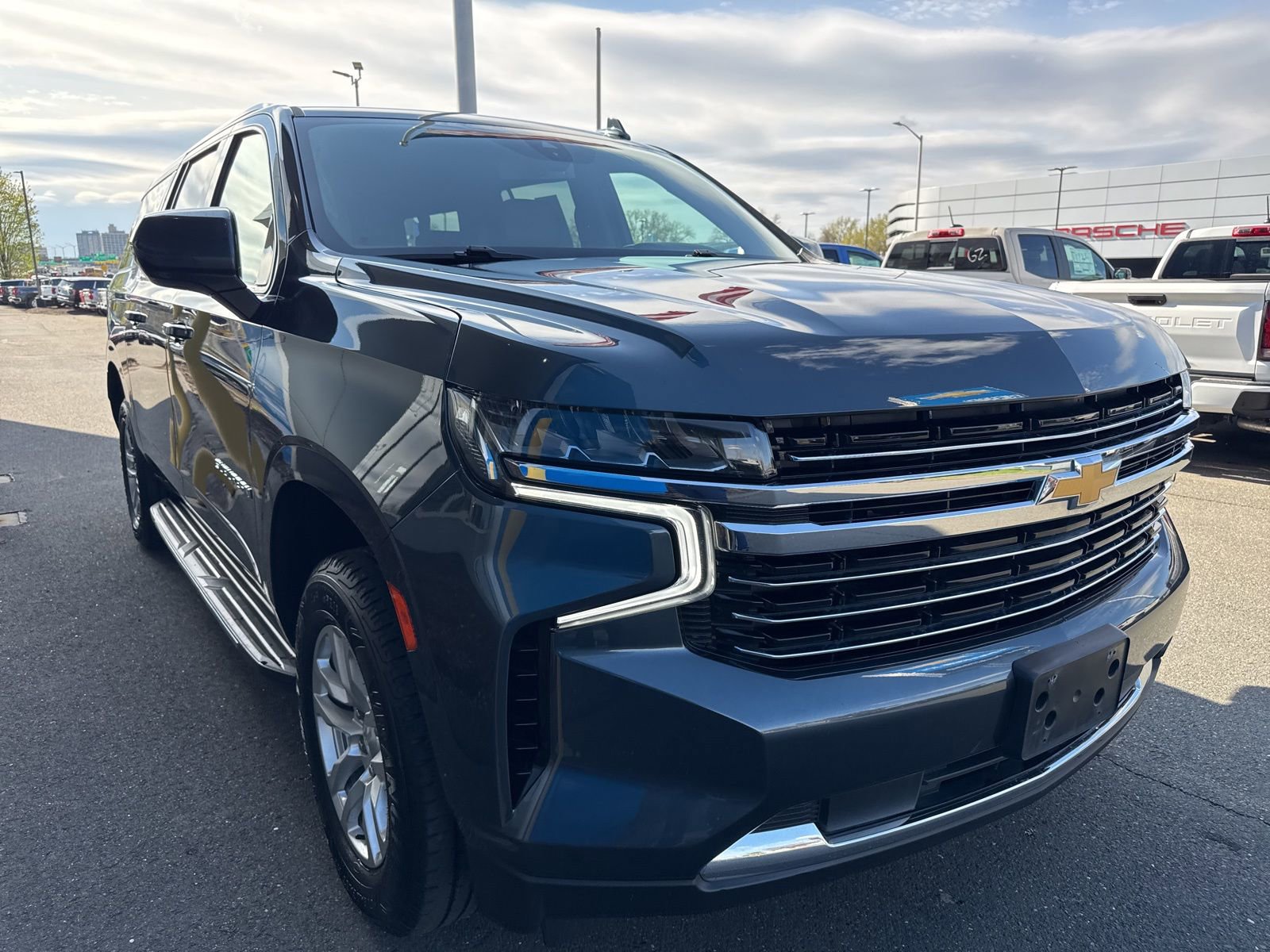 Used 2021 Chevrolet Suburban LT w/ Rear Media and Nav Package AWD/4WD image 4