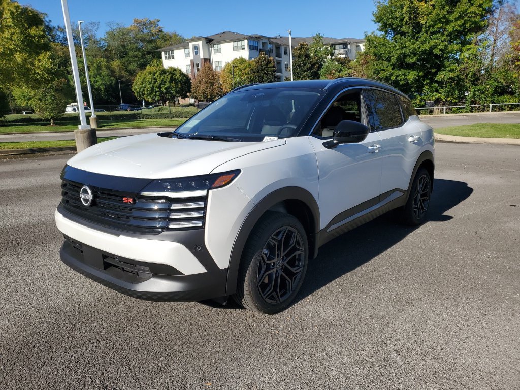 New 2027 Nissan Kicks SR w/ Cold Weather Package FWD image 2