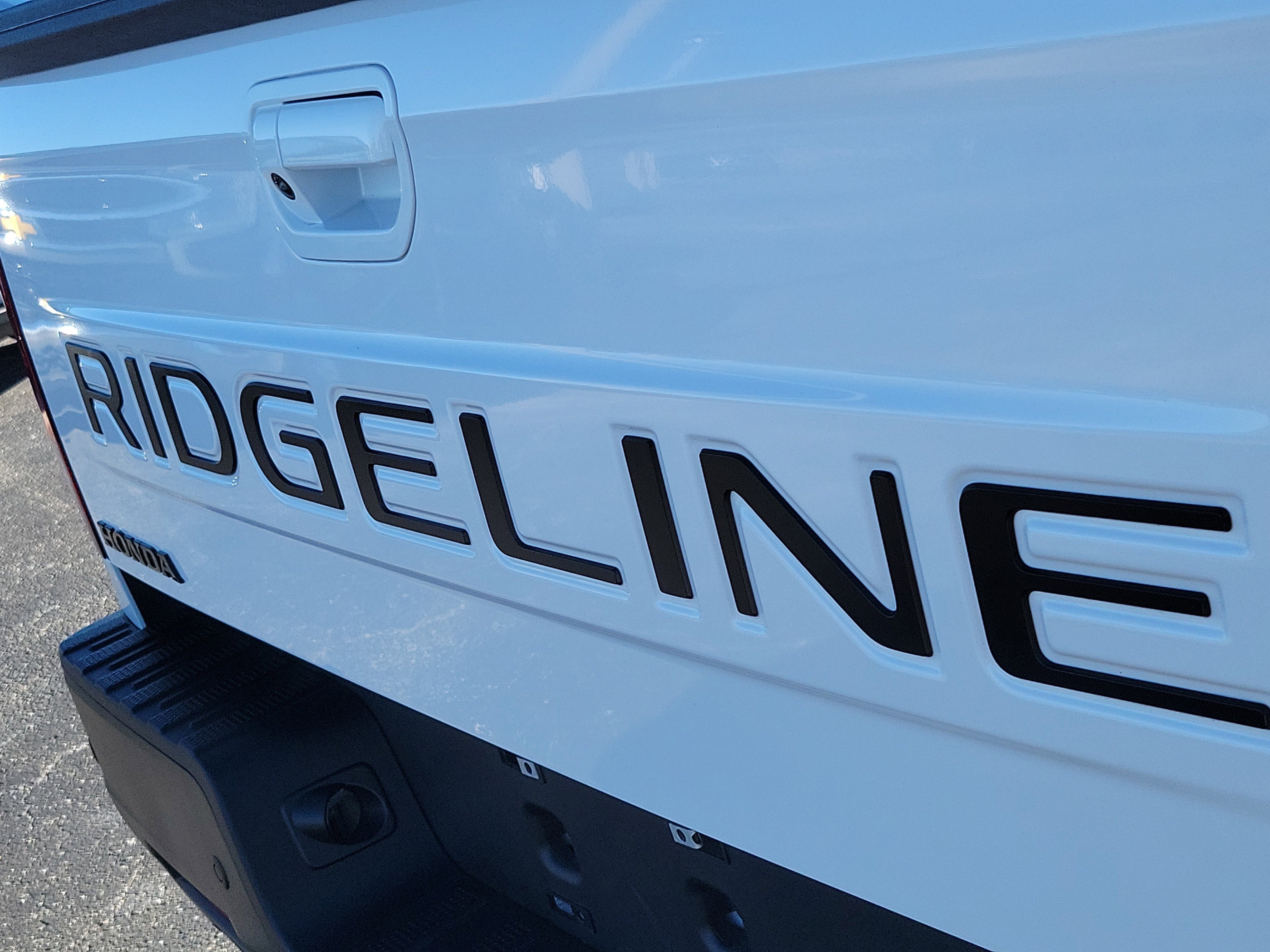 Used 2025 Honda Ridgeline Black Edition image 8