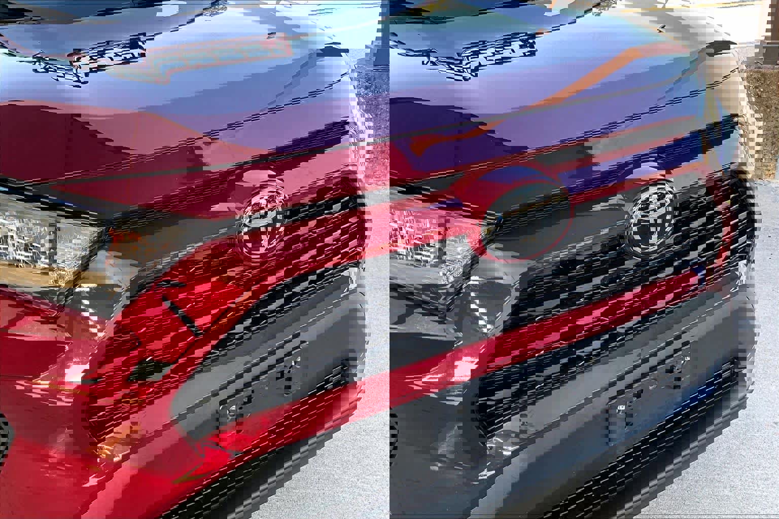 Used 2019 Toyota RAV4 LE w/ All Weather Liner Package image 30