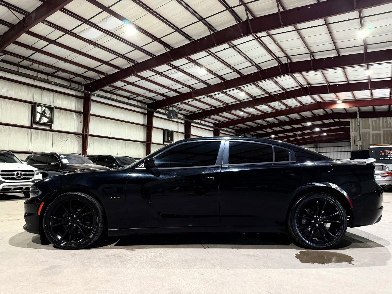 Used 2016 Dodge Charger R/T w/ Blacktop Package RWD image 8