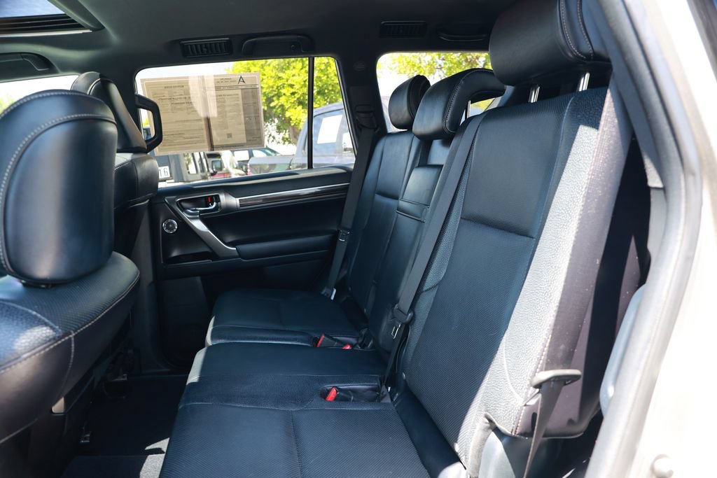 Used 2023 Lexus GX 460 Luxury w/ Off Road Package AWD/4WD image 34