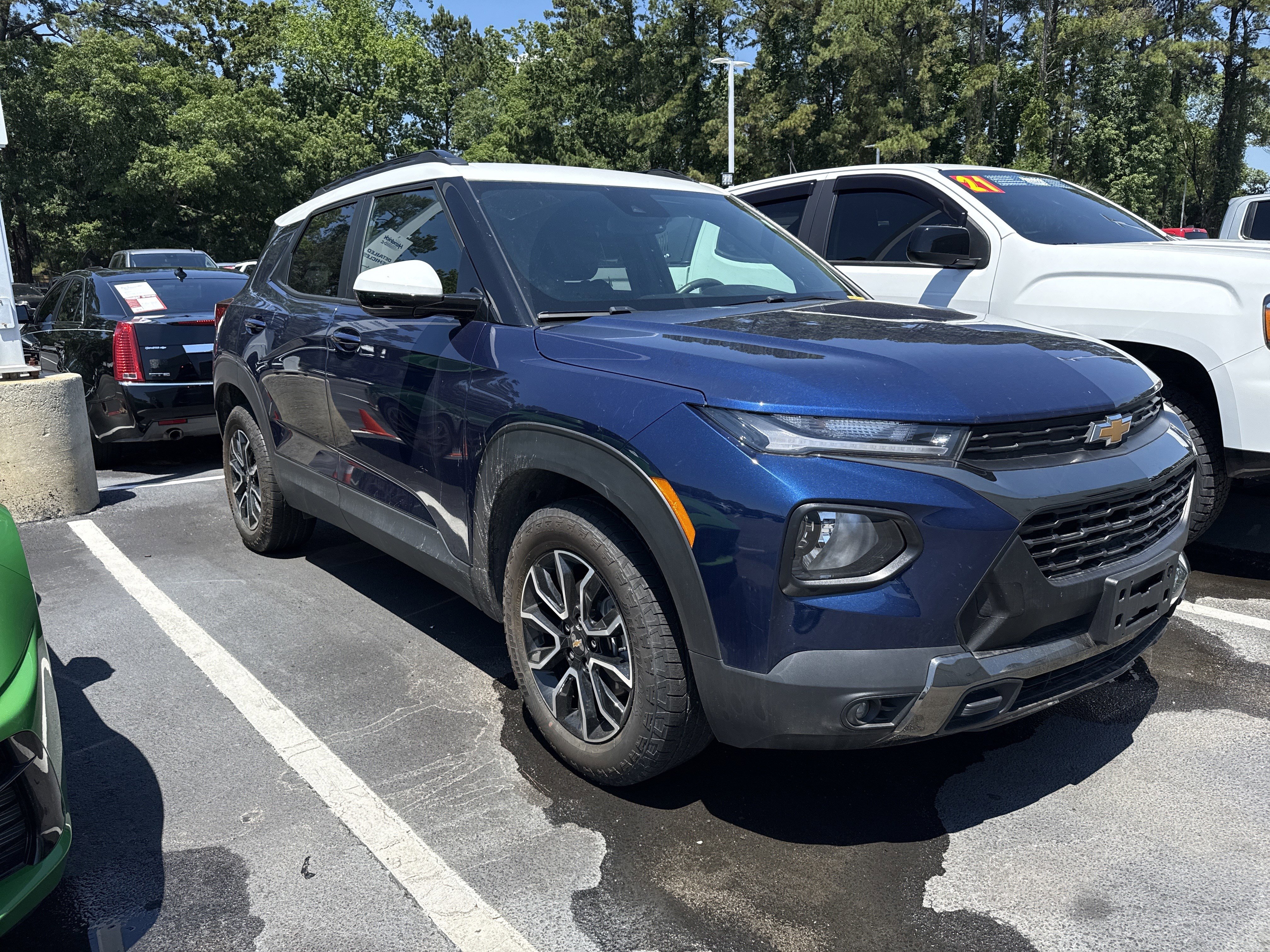 Used 2023 Chevrolet TrailBlazer ACTIV w/ Convenience Package FWD image 2