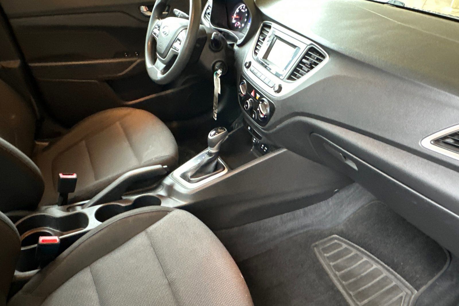 Used 2022 Hyundai Accent SE image 15