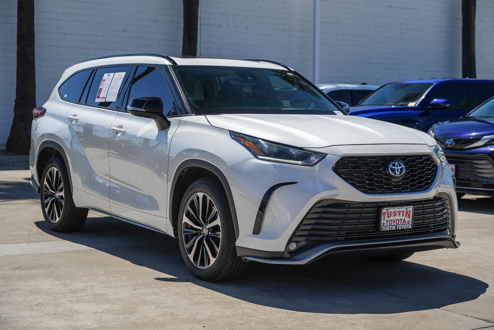 Used 2022 Toyota Highlander XSE FWD image 5