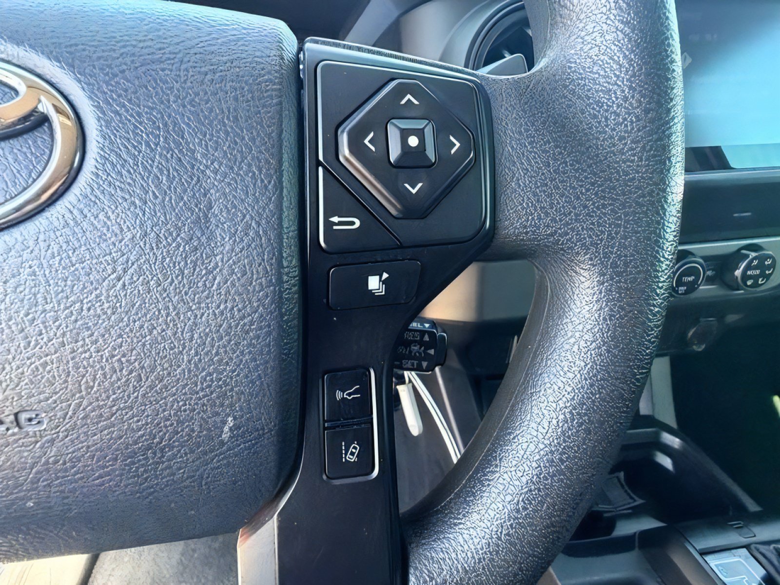 Used 2020 Toyota Tacoma SR RWD image 22