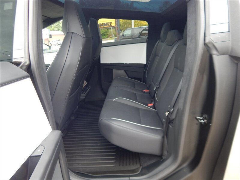 Used 2024 Tesla Cybertruck AWD Crew Cab image 20