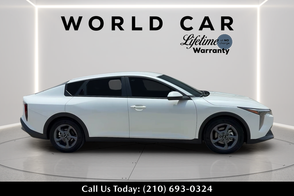 Used 2025 Kia K4 FWD image 2