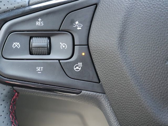 Used 2026 Chevrolet Trax RS FWD image 4