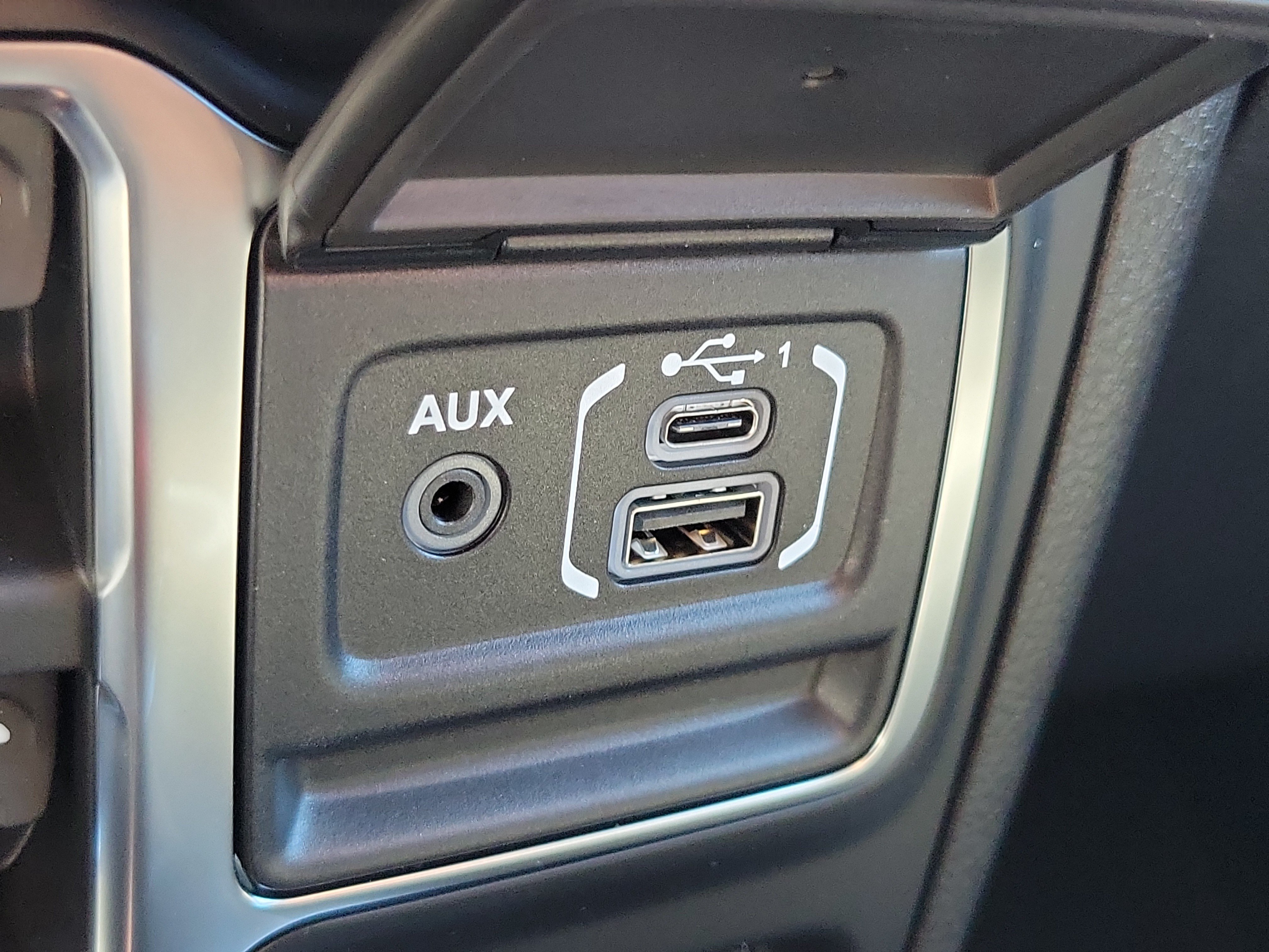 New 2026 Jeep Wrangler Unlimited Sahara AWD/4WD image 23
