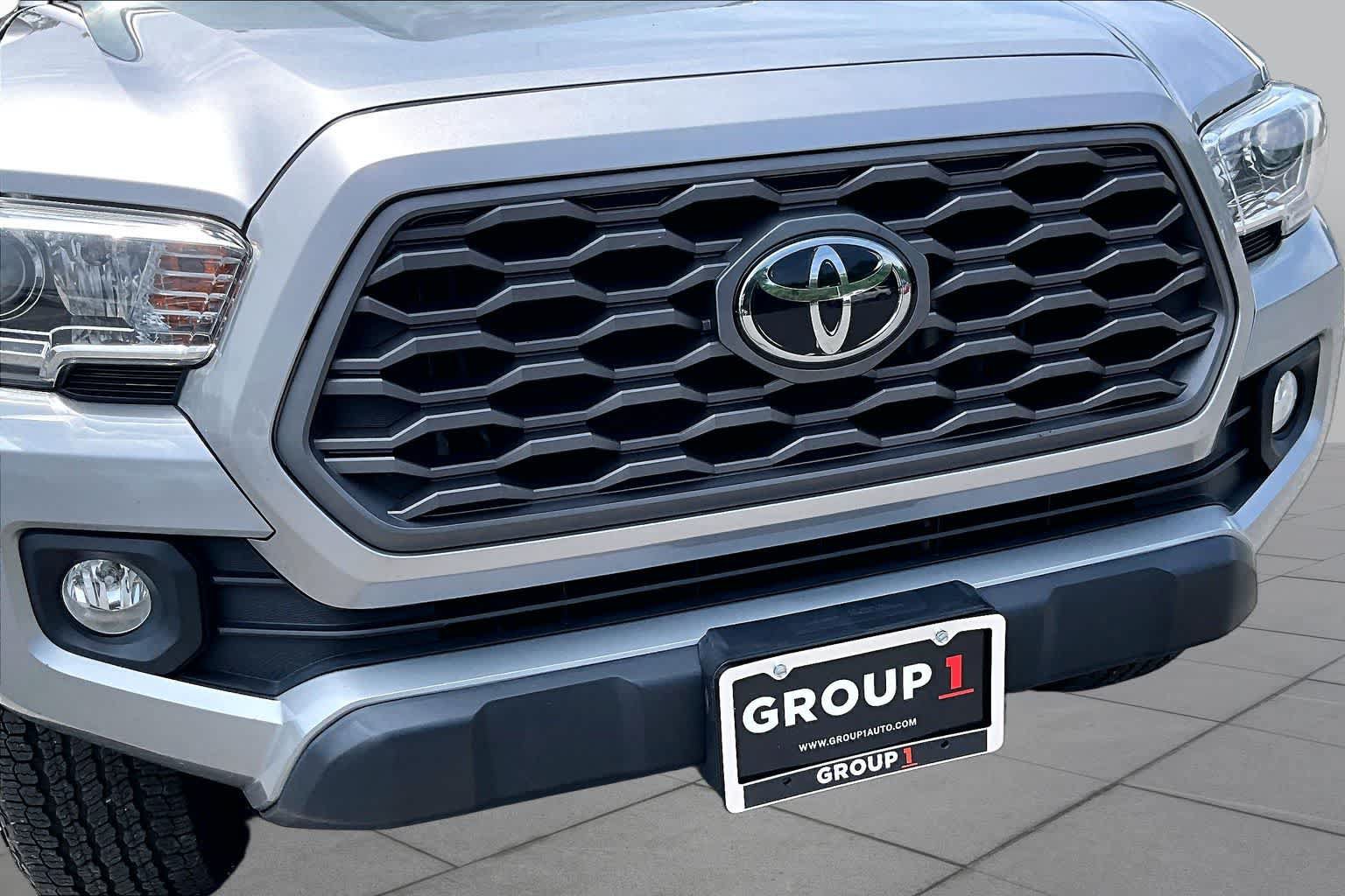 Used 2021 Toyota Tacoma TRD Off-Road w/ Technology Package AWD/4WD image 29