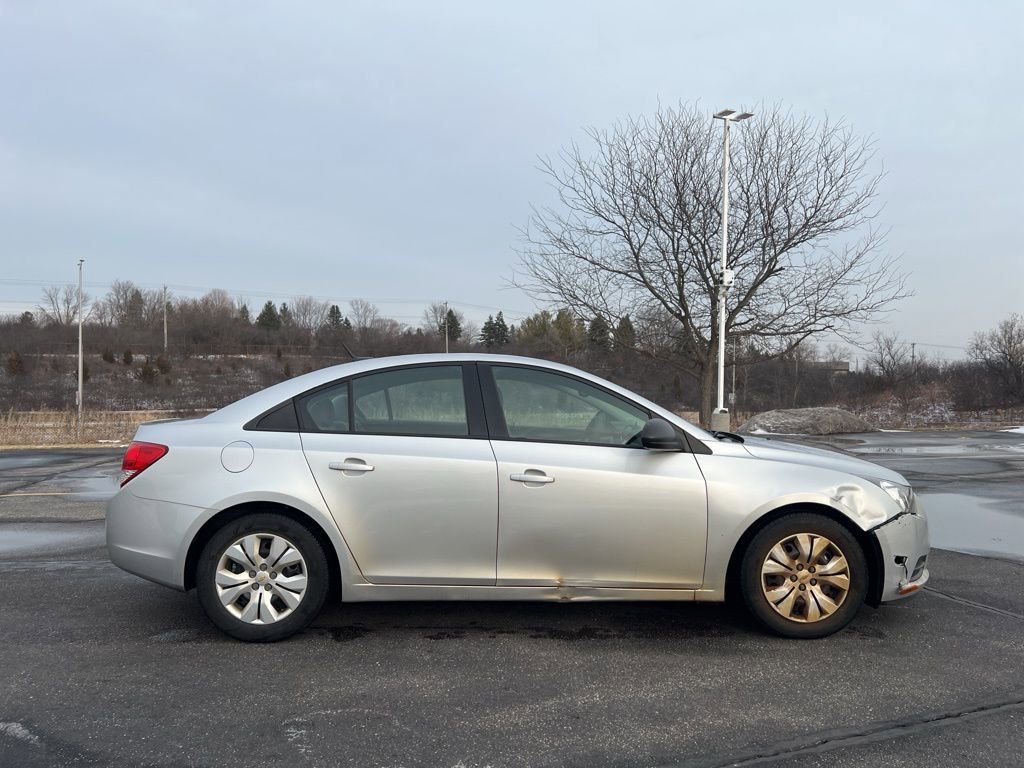 Used 2014 Chevrolet Cruze LS image 3