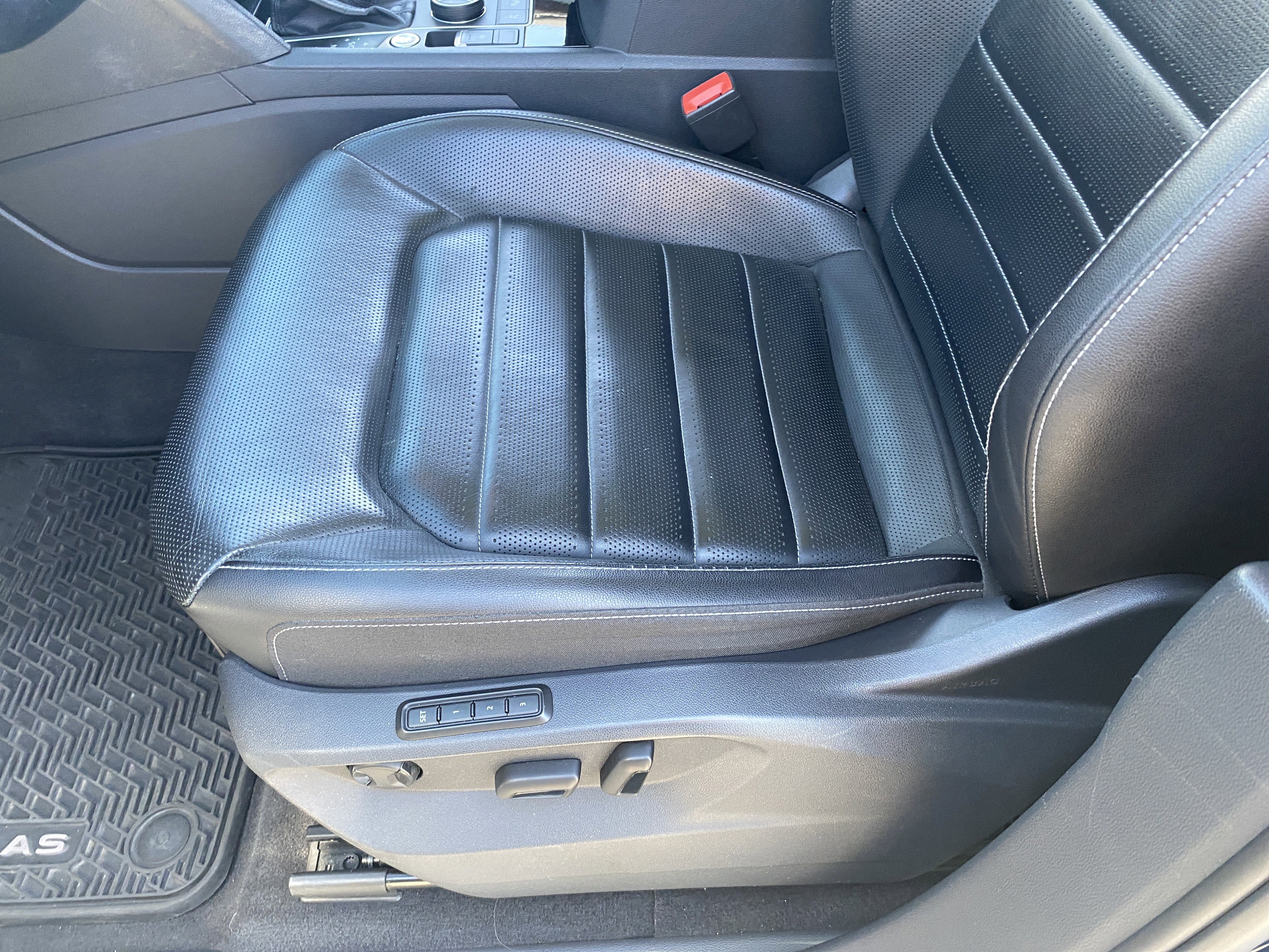 Used 2018 Volkswagen Atlas SEL Premium image 26