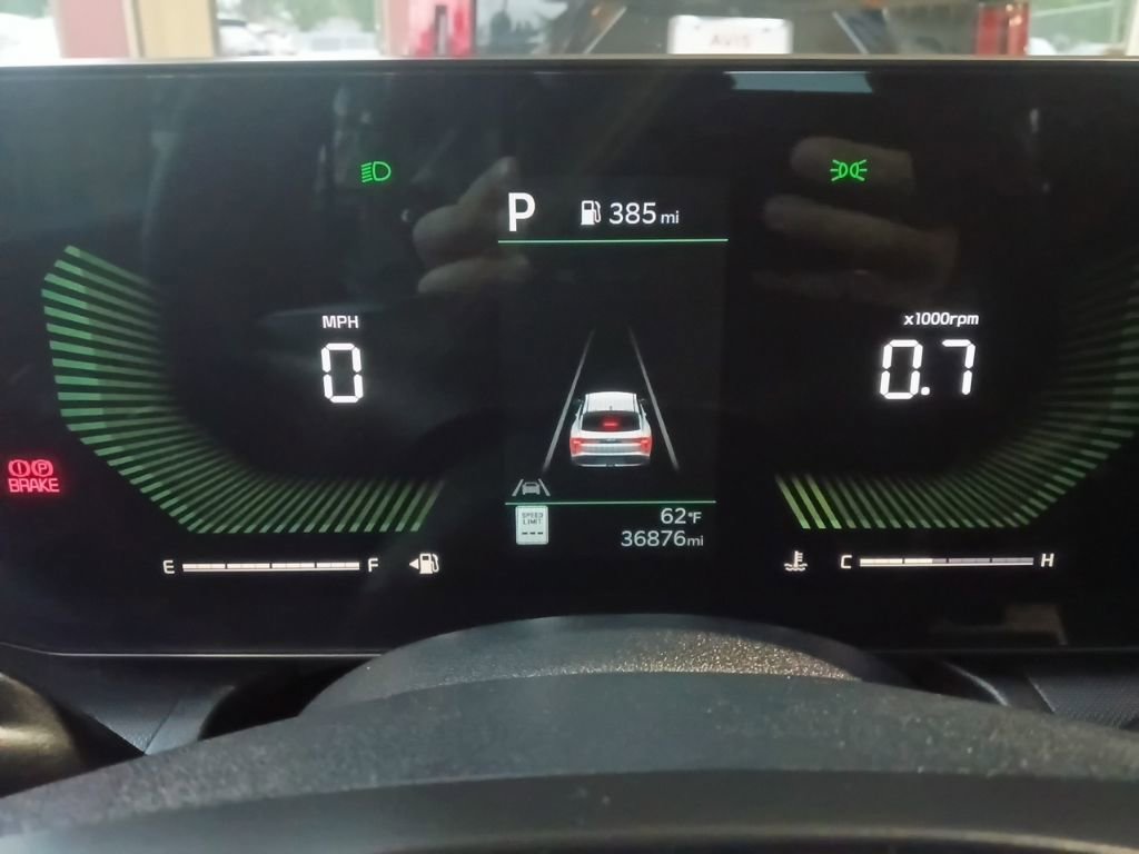 Used 2025 Kia K4 LXS FWD image 2