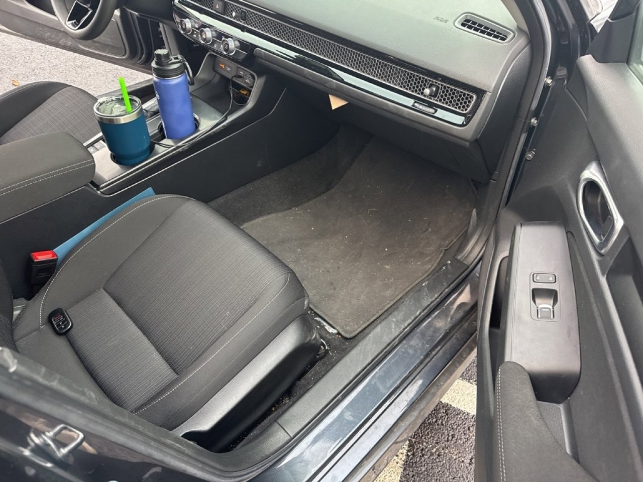 Used 2023 Honda Civic LX image 29