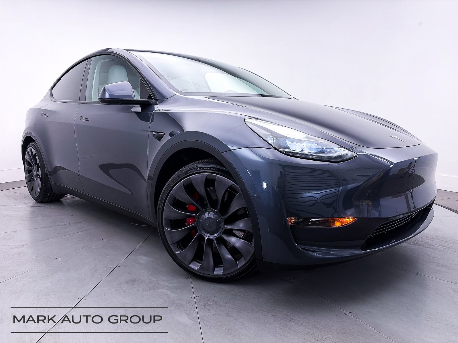 Used 2022 Tesla Model Y Performance AWD/4WD video 1