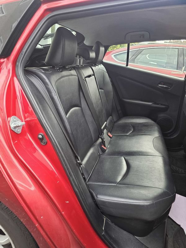 Used 2018 Toyota Prius Four w/ Advanced Technology Package FWD image 6