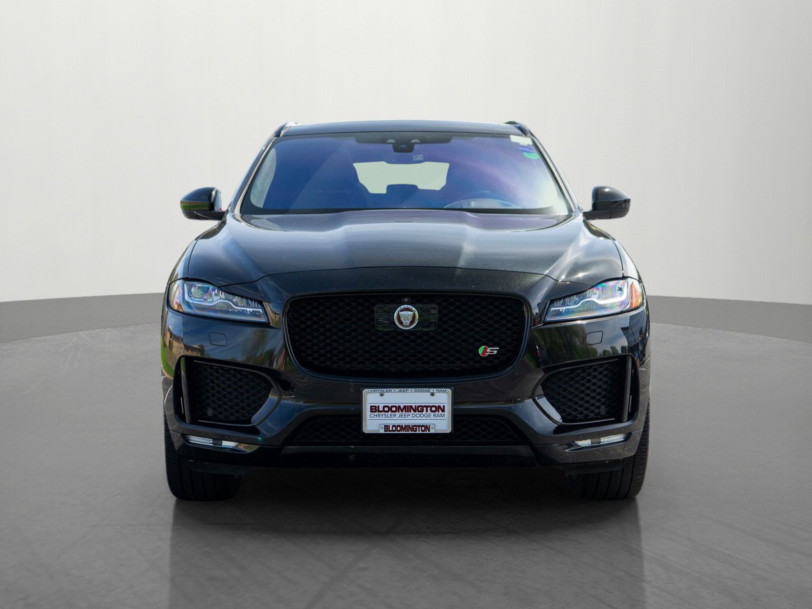 Used 2019 Jaguar F-PACE S AWD/4WD image 2