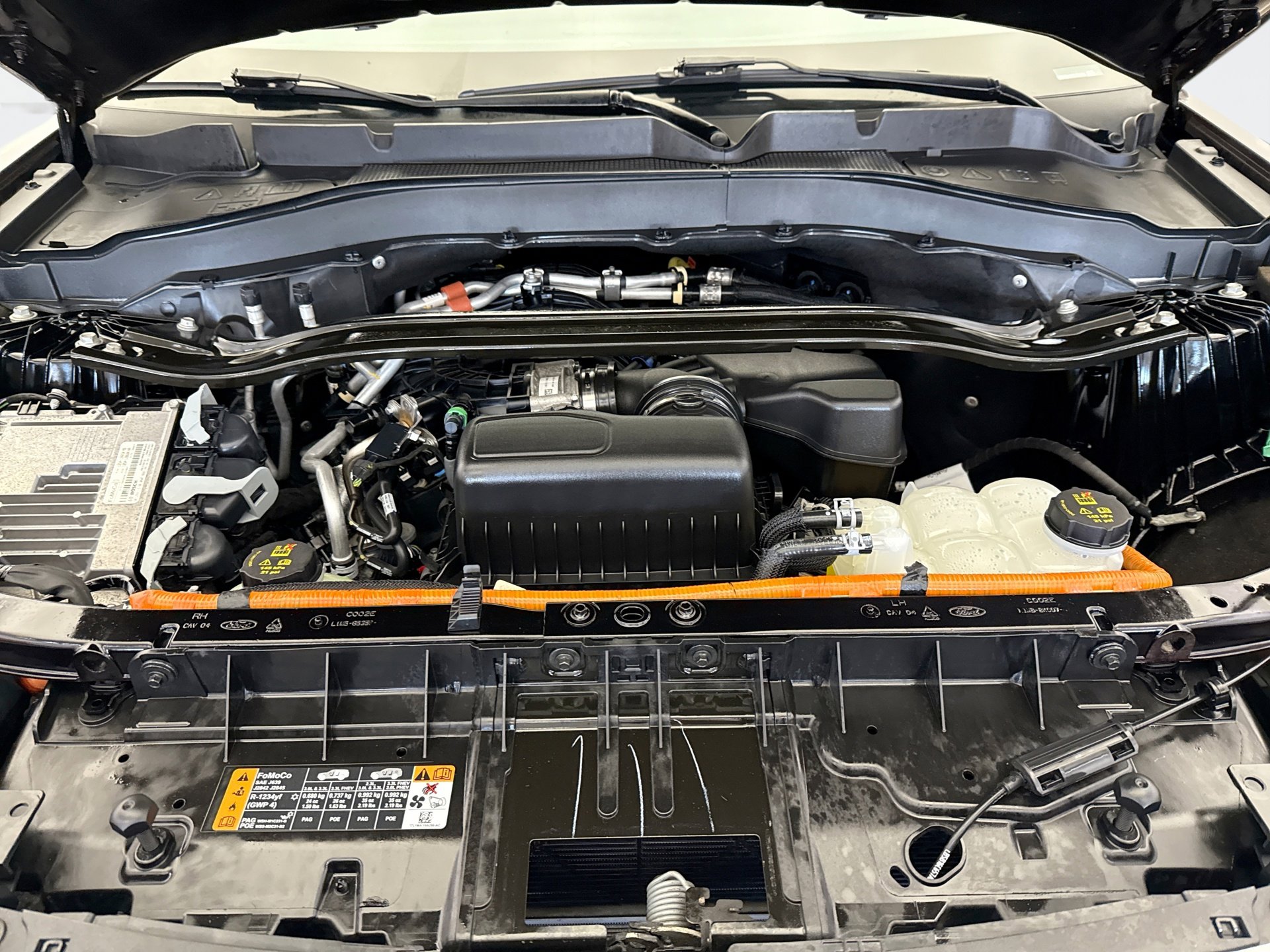 Used 2023 Ford Explorer Platinum w/ Premium Technology Package image 22