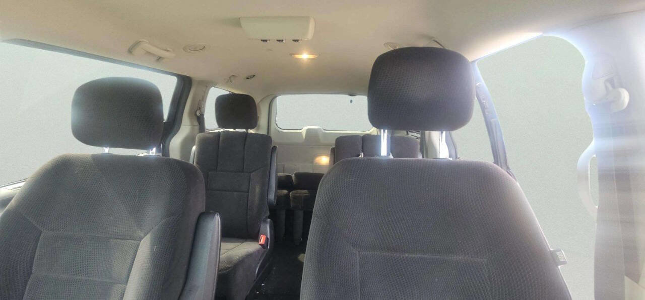 Used 2013 Dodge Grand Caravan SXT w/ UConnect Hands-Free Group image 9