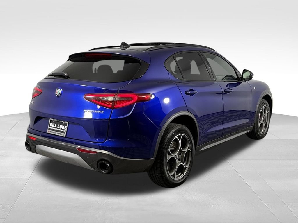Used 2022 Alfa Romeo Stelvio Ti AWD/4WD image 7