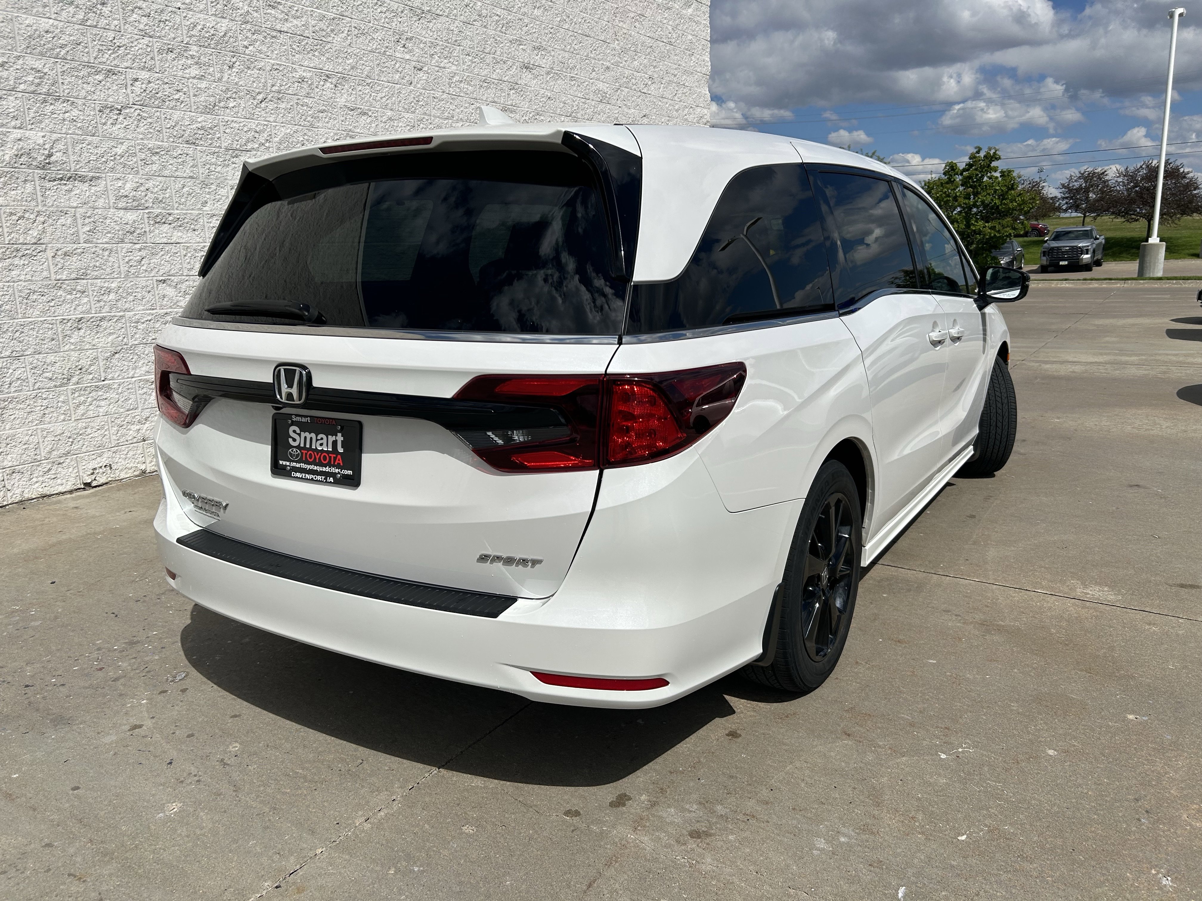 Used 2023 Honda Odyssey Sport image 6