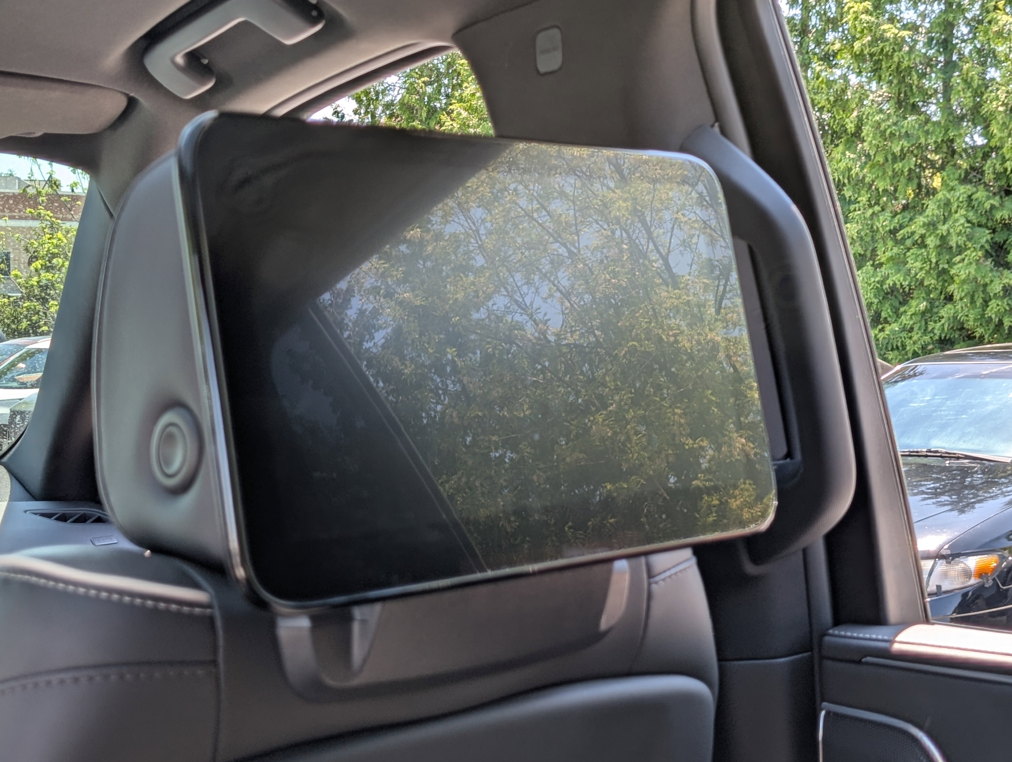 Used 2021 Cadillac Escalade Sport w/ Driver Assist Tech Package AWD/4WD image 18