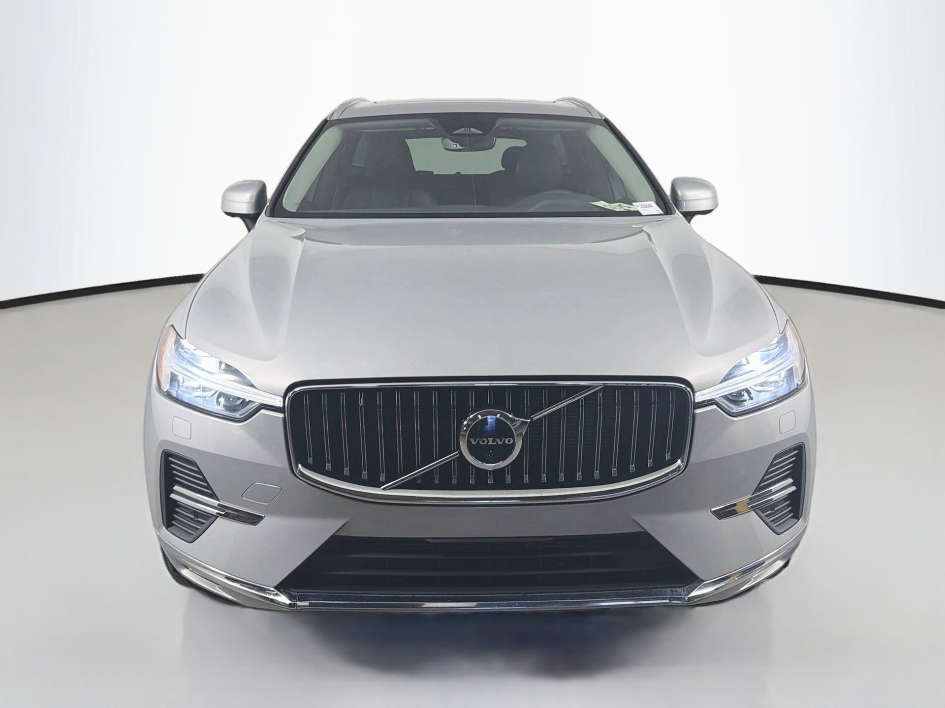 Certified 2023 Volvo XC60 B5 Plus w/ Protection Package Premier FWD image 2