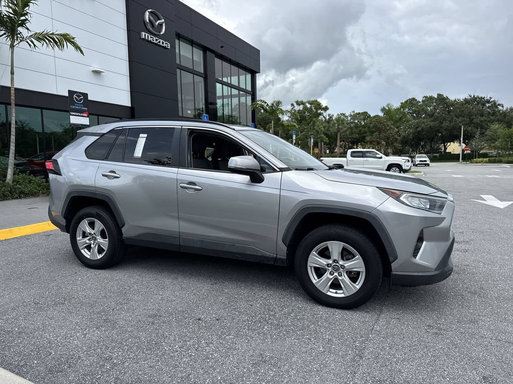 Used 2019 Toyota RAV4 XLE FWD image 6