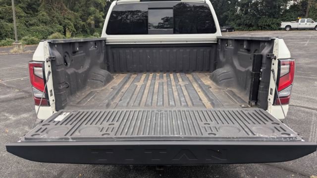 Used 2022 Nissan Titan PRO-4X w/ Pro-4x Convenience Package image 13