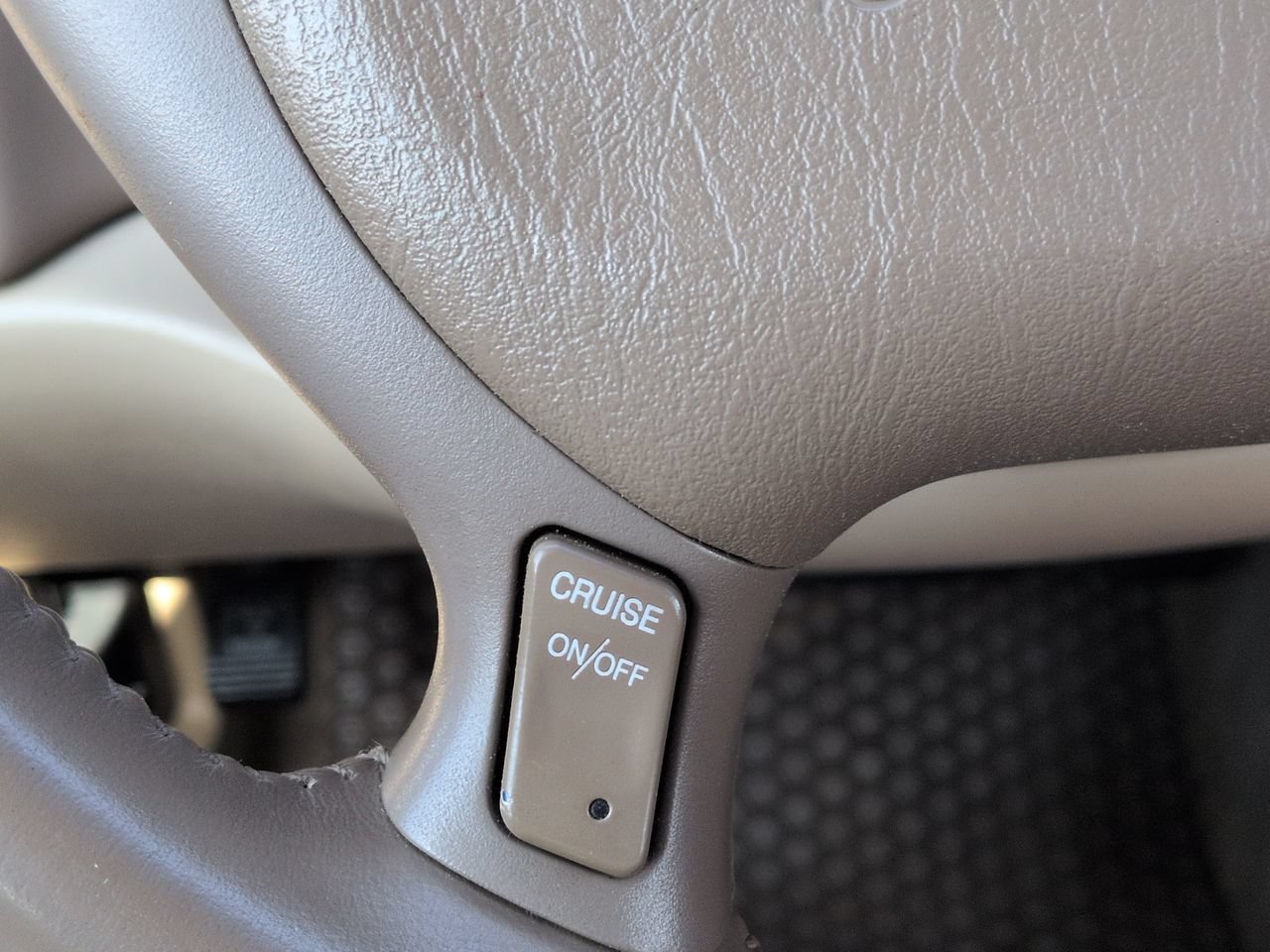 Used 2004 Cadillac De Ville FWD image 23