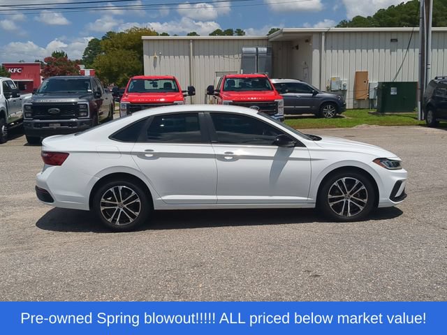 Used 2025 Volkswagen Jetta Sport FWD image 14