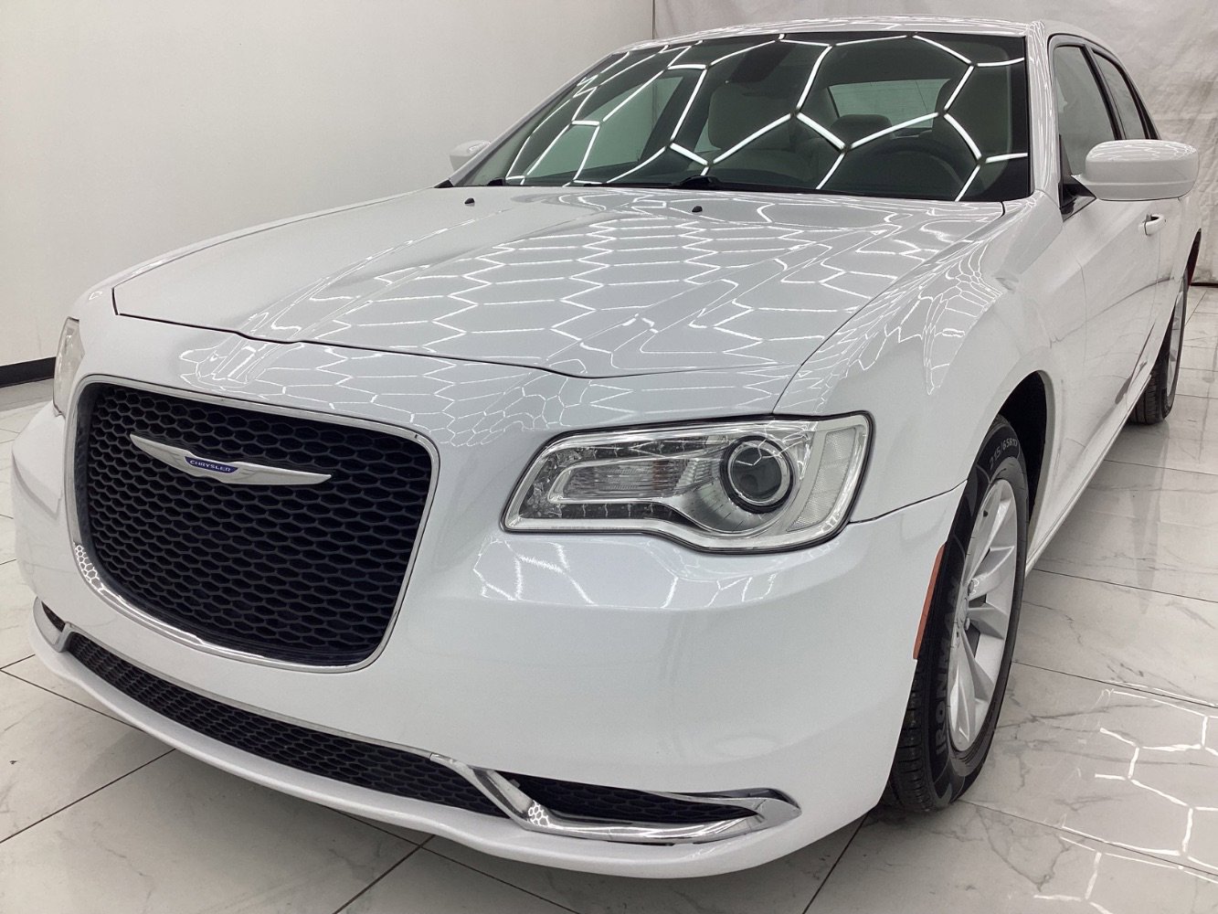 Used 2021 Chrysler 300 Touring image 1
